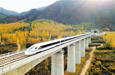 西成高铁全线拉通试验　中国经济第四极渐成型(图1)