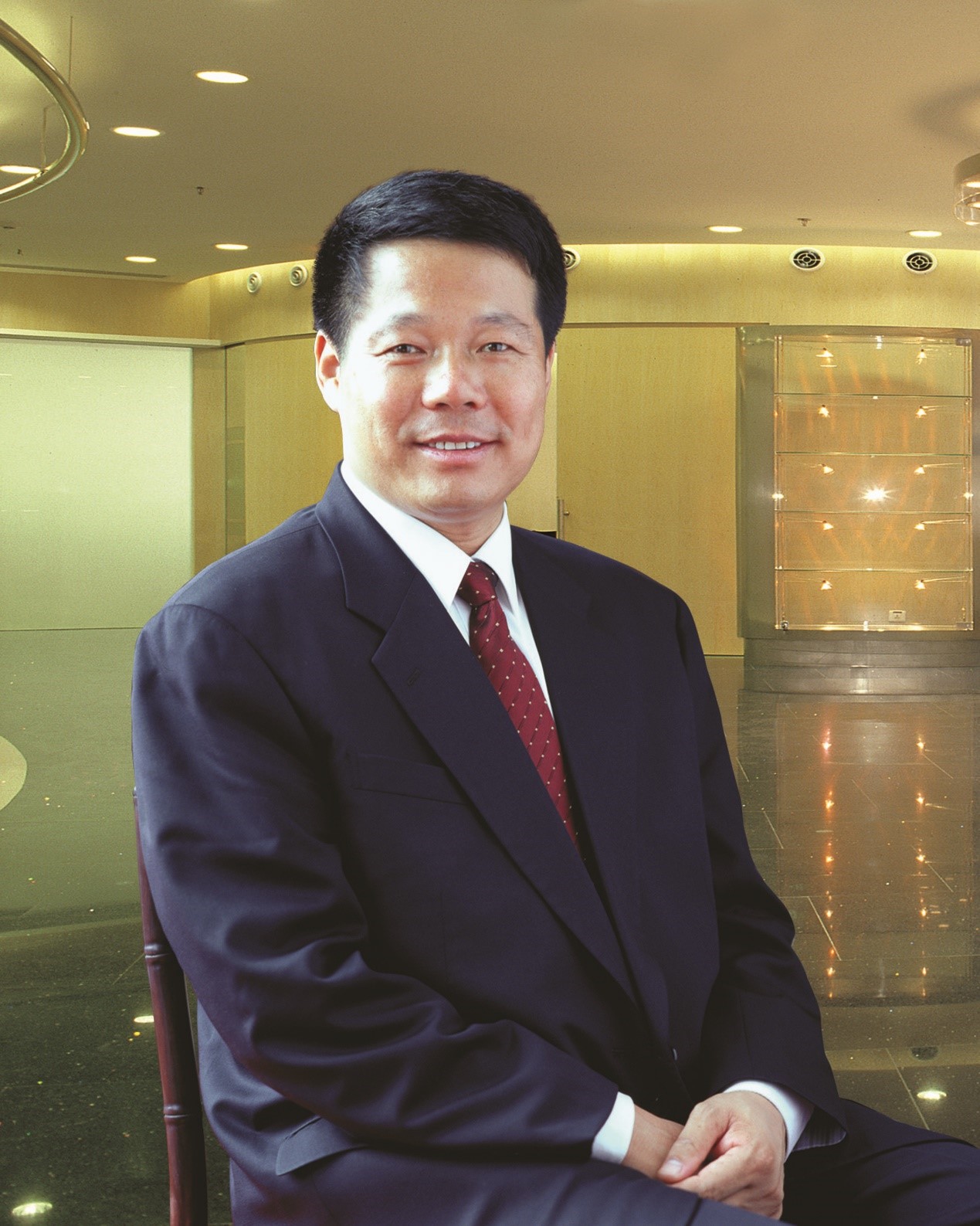 中南集团董事局主席陈锦石荣获“2018年度苏商风云人物”(图1)